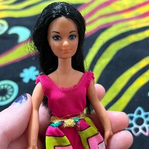 Vintage 1970’s Mattel Rock Flowers RARE Iris Black Hair 6 1/2” Fashion Doll